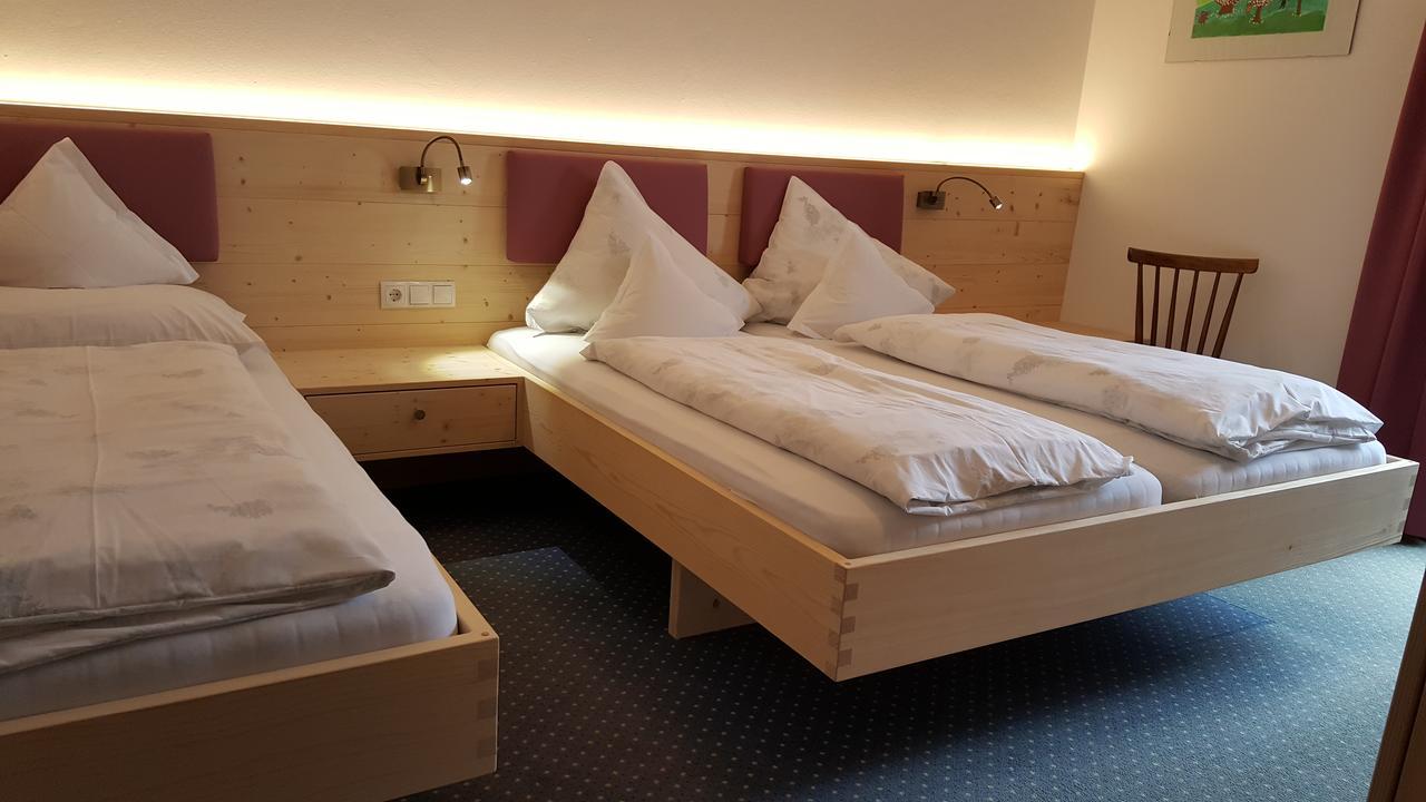 Hotel Pension Moarhof Vallarga Exterior photo